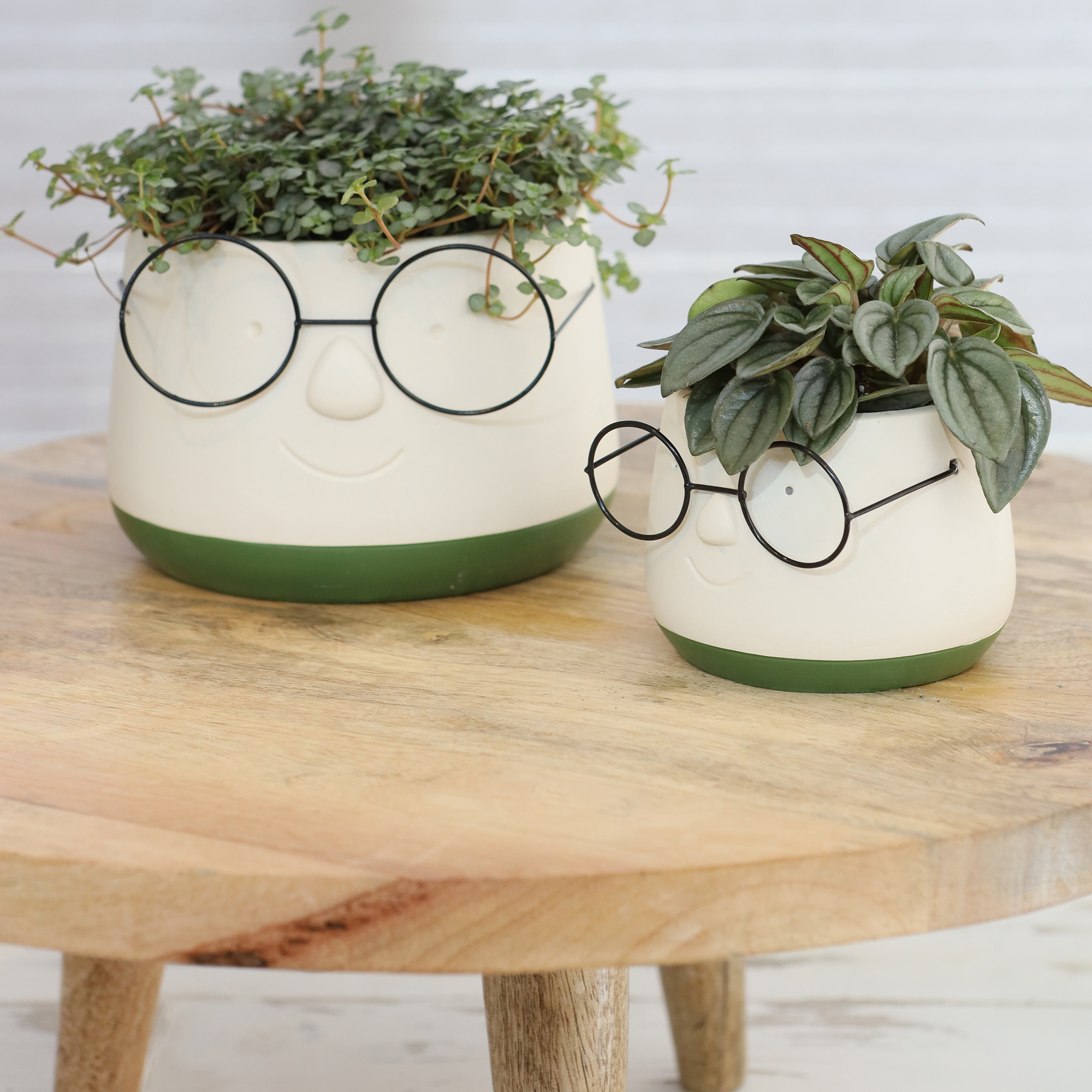 Blumenübertöpfe "Frieda" aus Keramik mit Brille