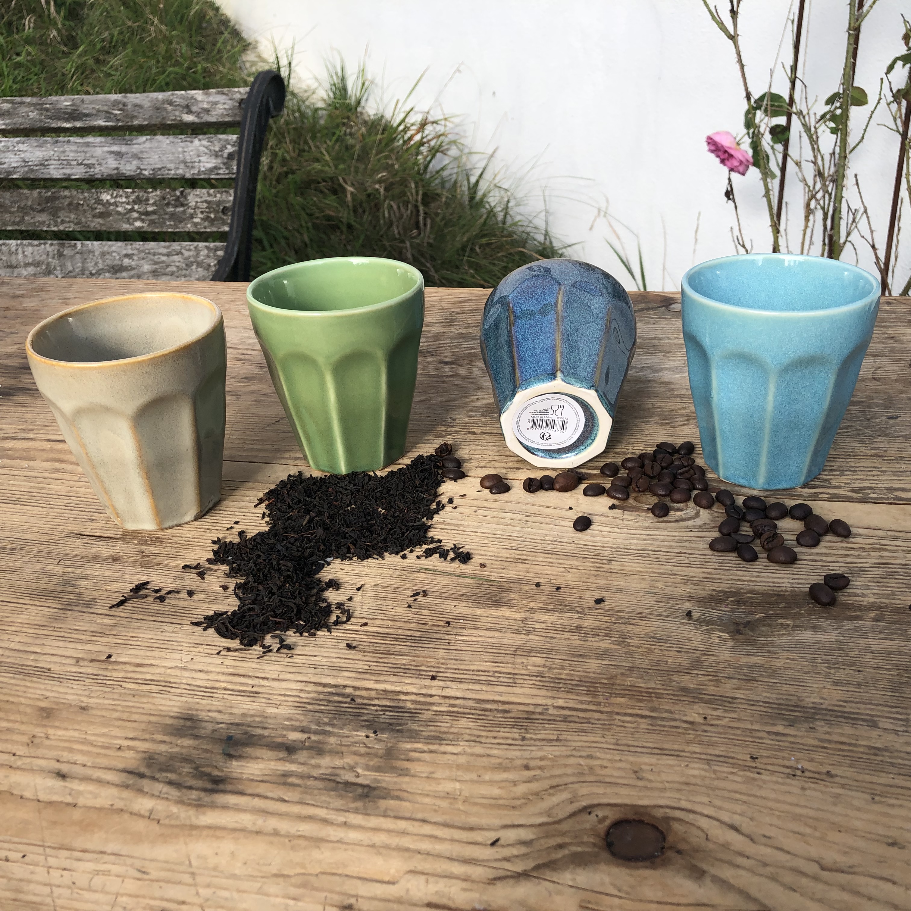 4-tlg. Set Becher aus Porzellan für Espresso - Kaffee und Tee 90ml/250ml/330ml