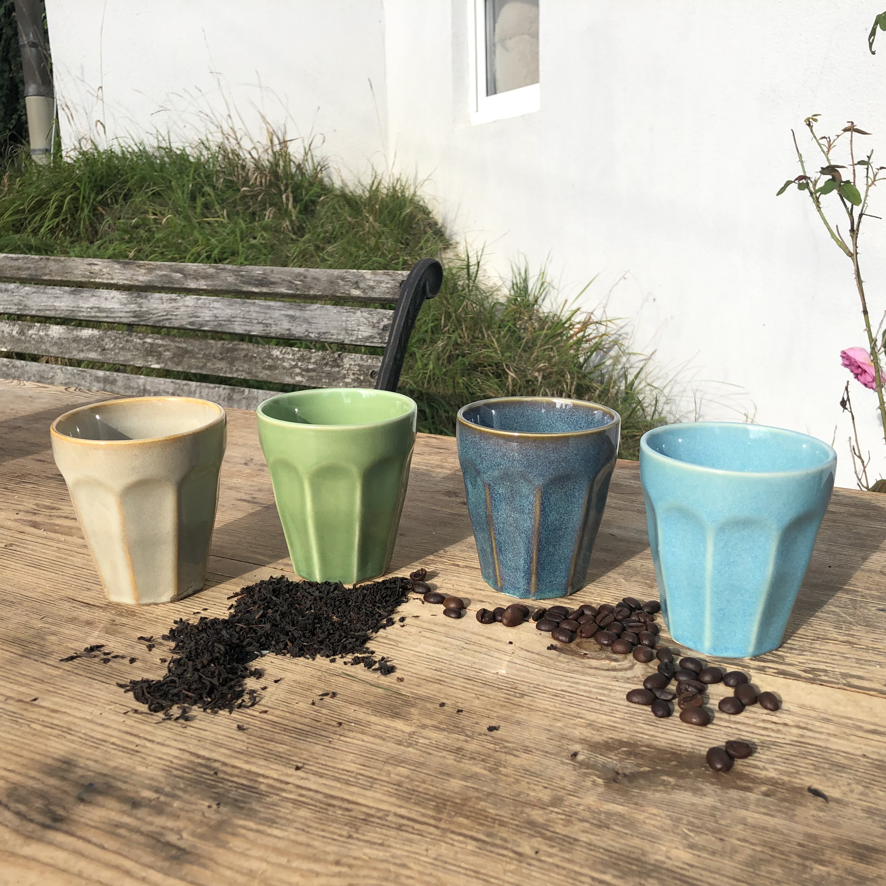 4-tlg. Set Becher aus Porzellan für Espresso - Kaffee und Tee 90ml/250ml/330ml