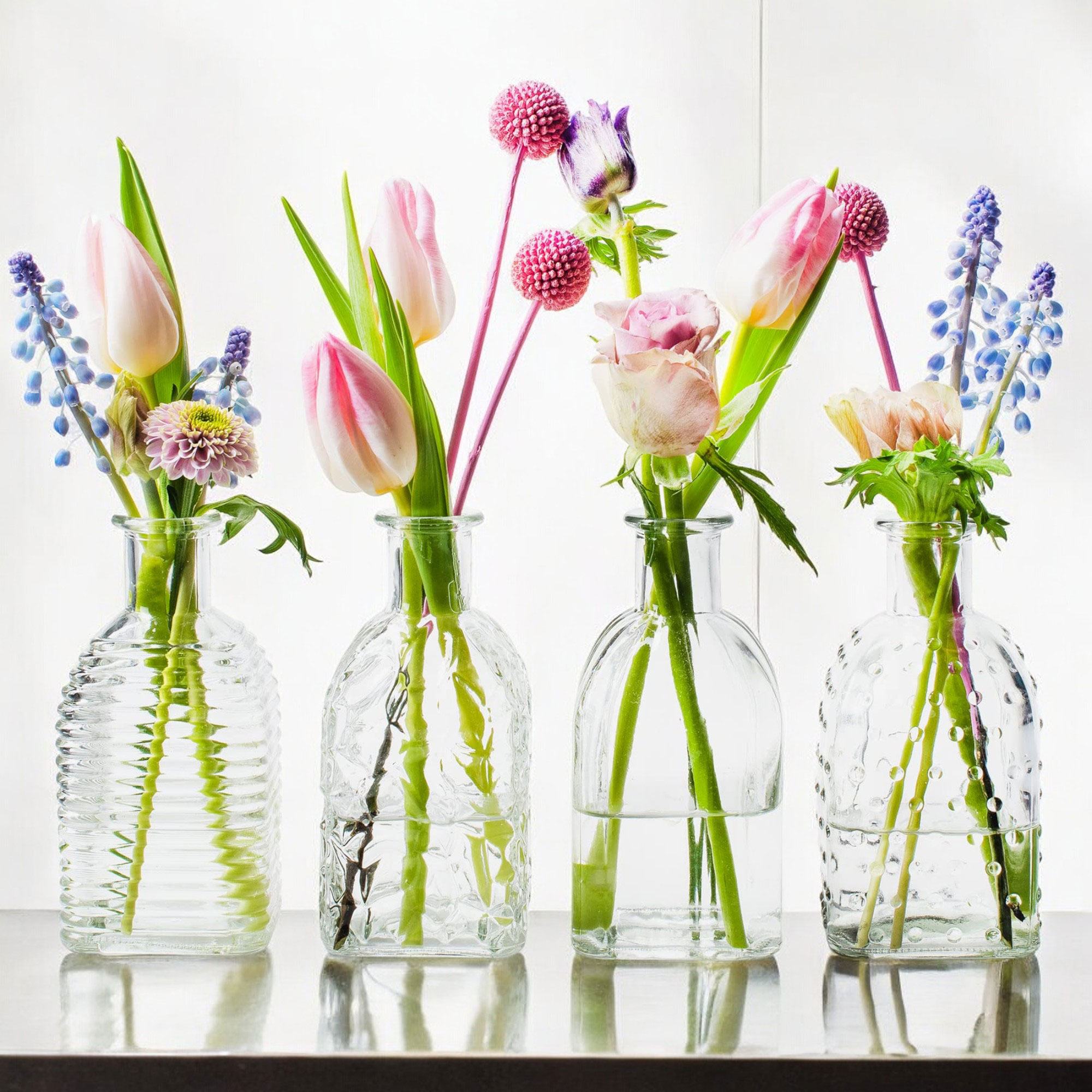 12 x kleine Vasen aus Glas Vintage in zauberhaften Designs