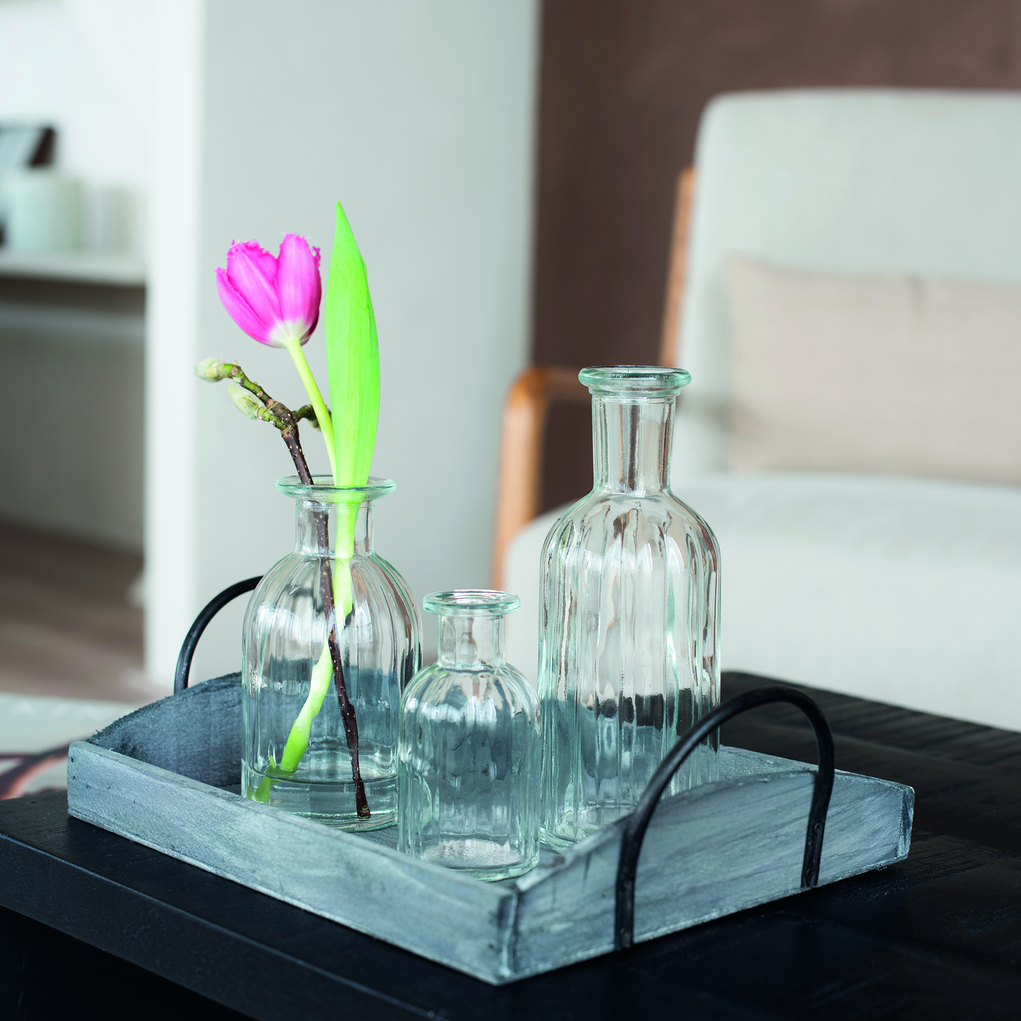 6 x Vasen aus Glas in geriffelter Optik H 13,5 cm