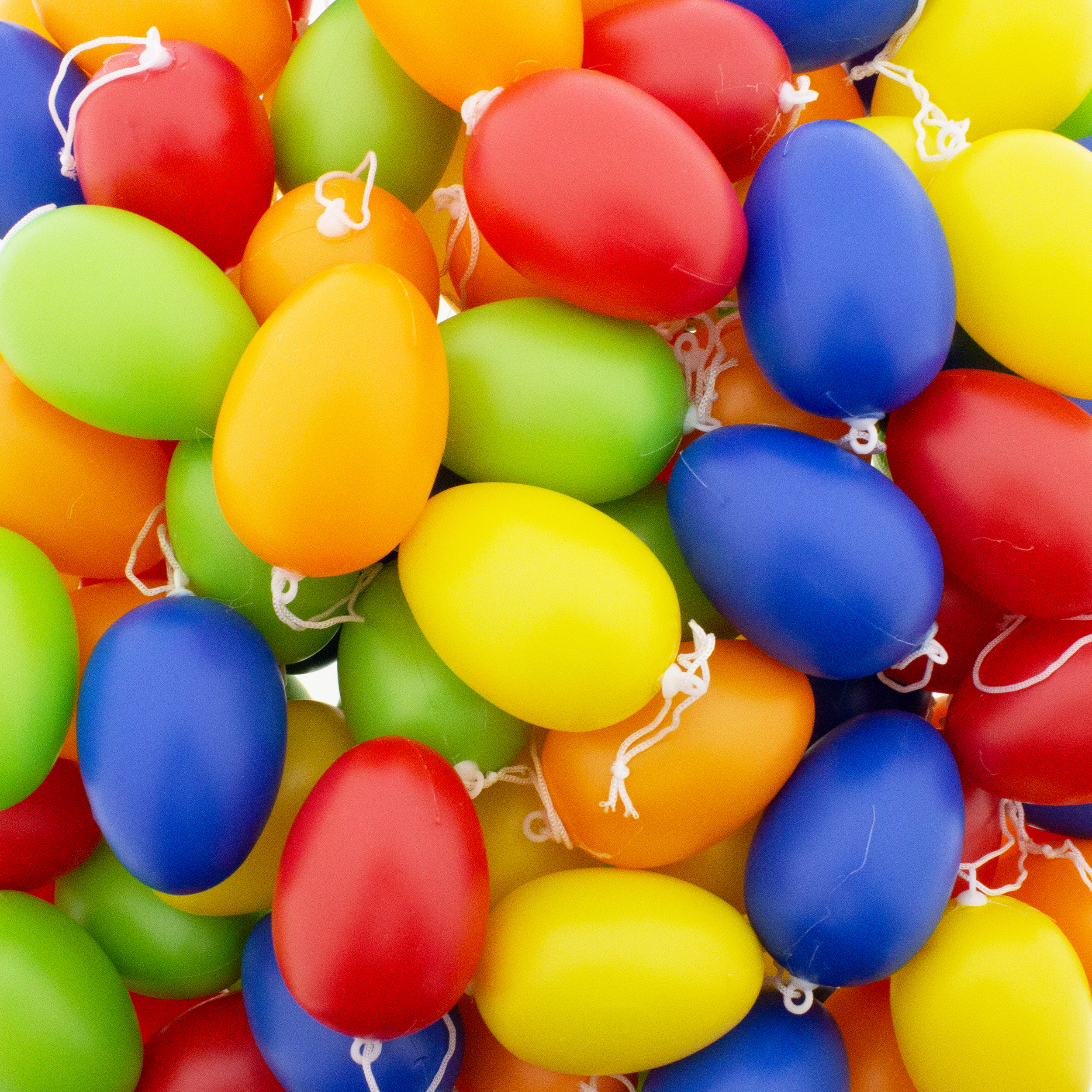 30 x Ostereier aus Kunststoff zum Hängen, bunt sortiert 6 cm