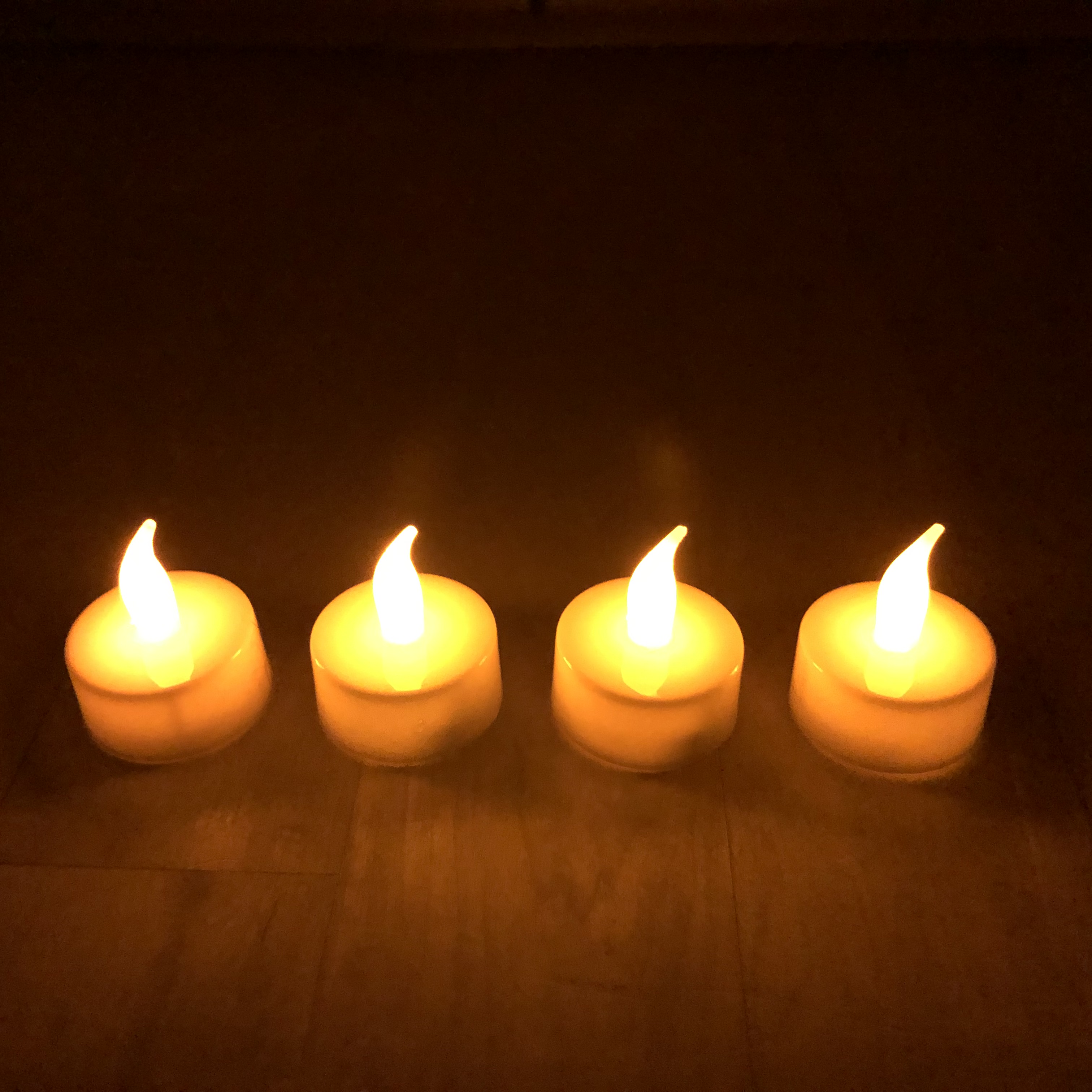 10er LED Teelichter - Flammenlose flackernde Kerzen - mit Timer und Fernbedienung