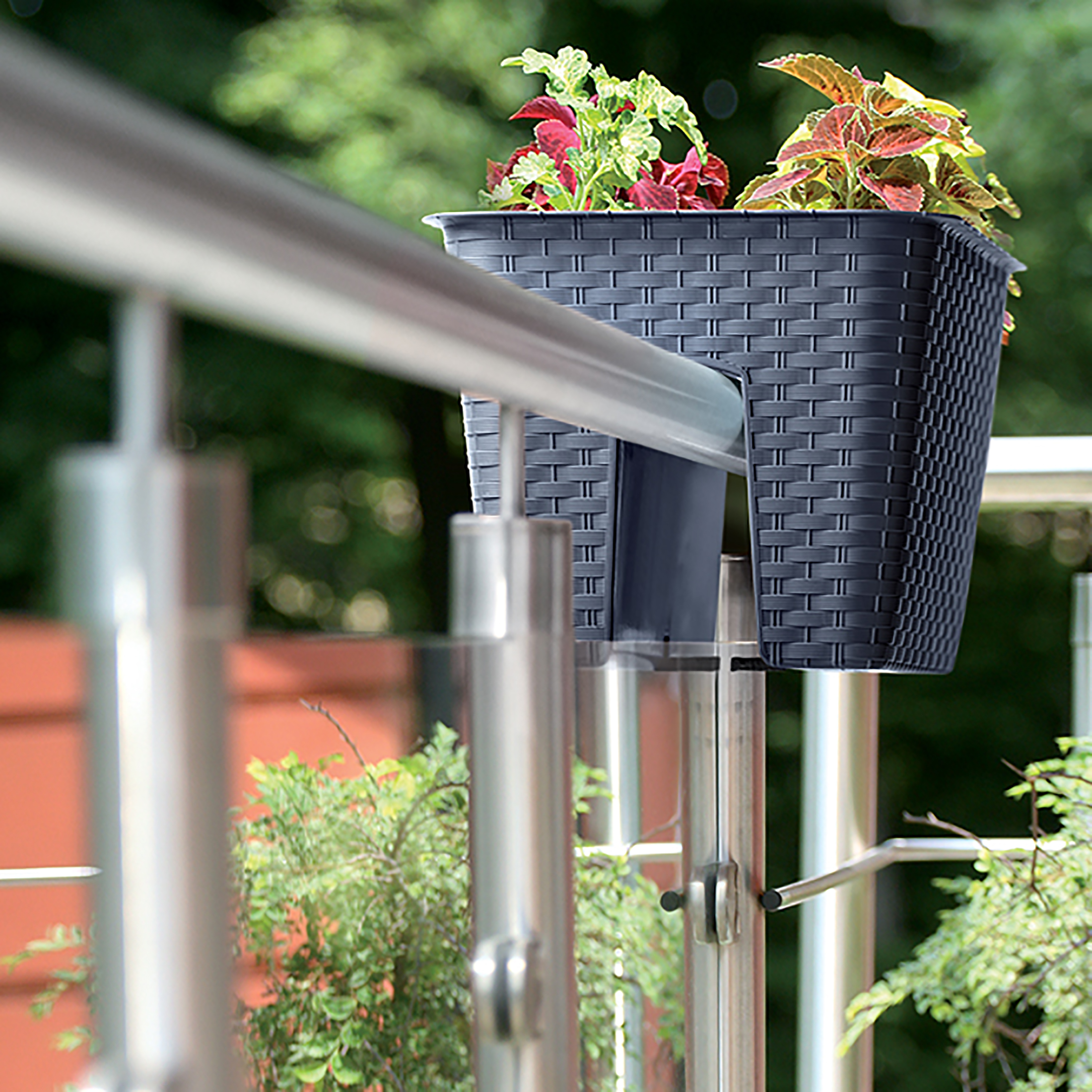 Ratolla "Square" Blumenkasten für Geländer in Rattan-Optik