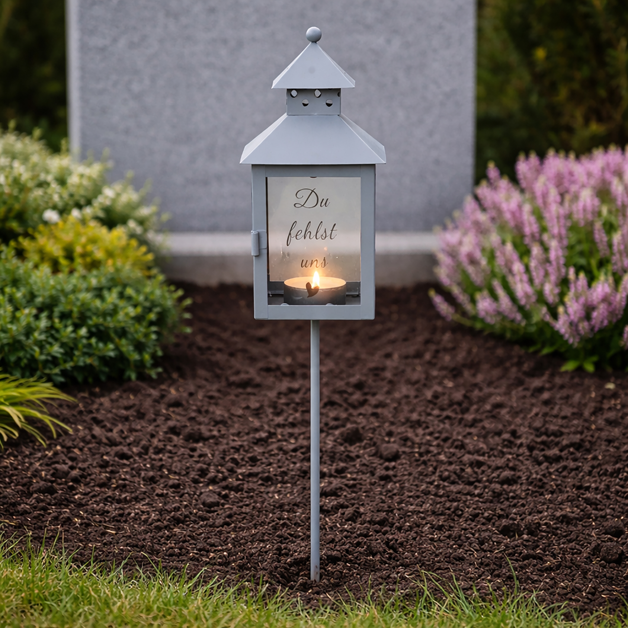 Laterne Grablicht aus Metall zum Stecken H 50 cm