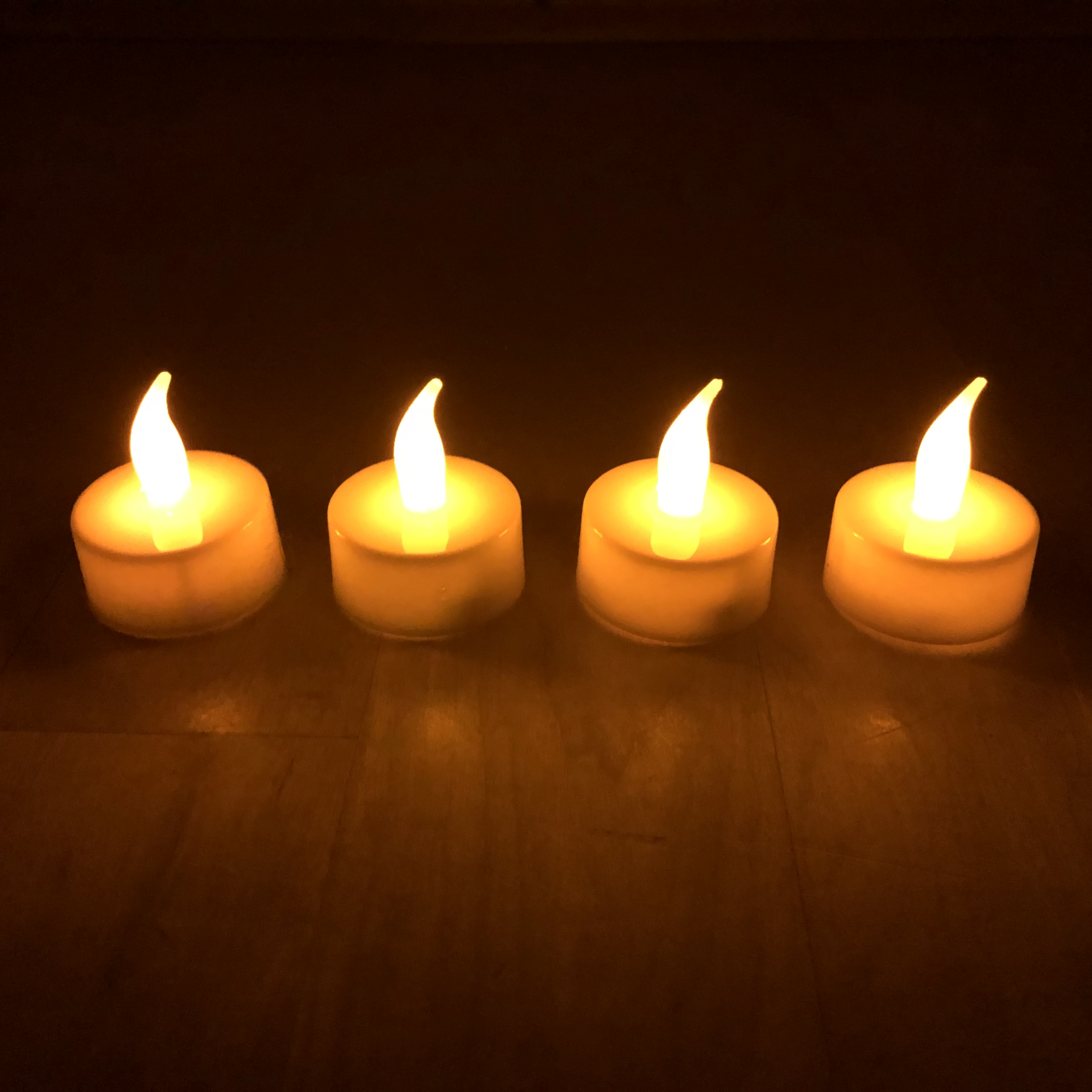 10er LED Teelichter - Flammenlose flackernde Kerzen - mit Timer und Fernbedienung