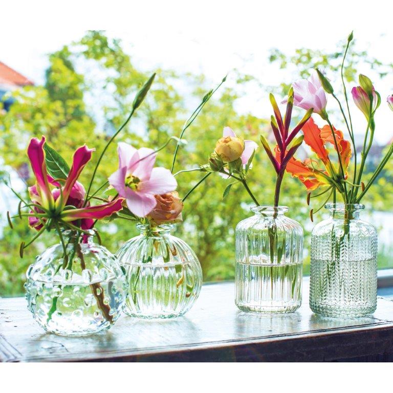 12 x kleine Vasen aus Glas Vintage in zauberhaften Designs