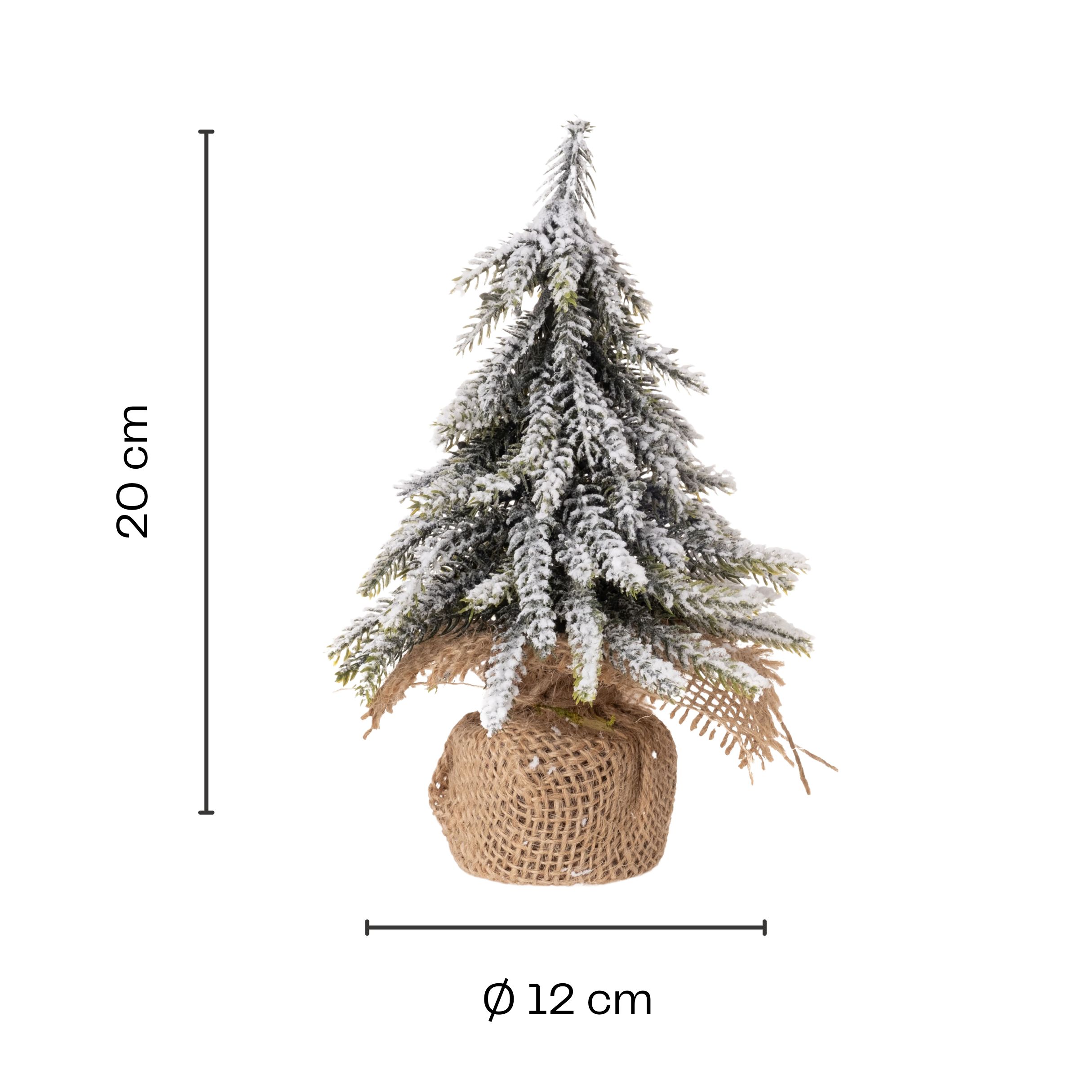 Künstlicher Tannenbaum mit Kunstschnee verziert