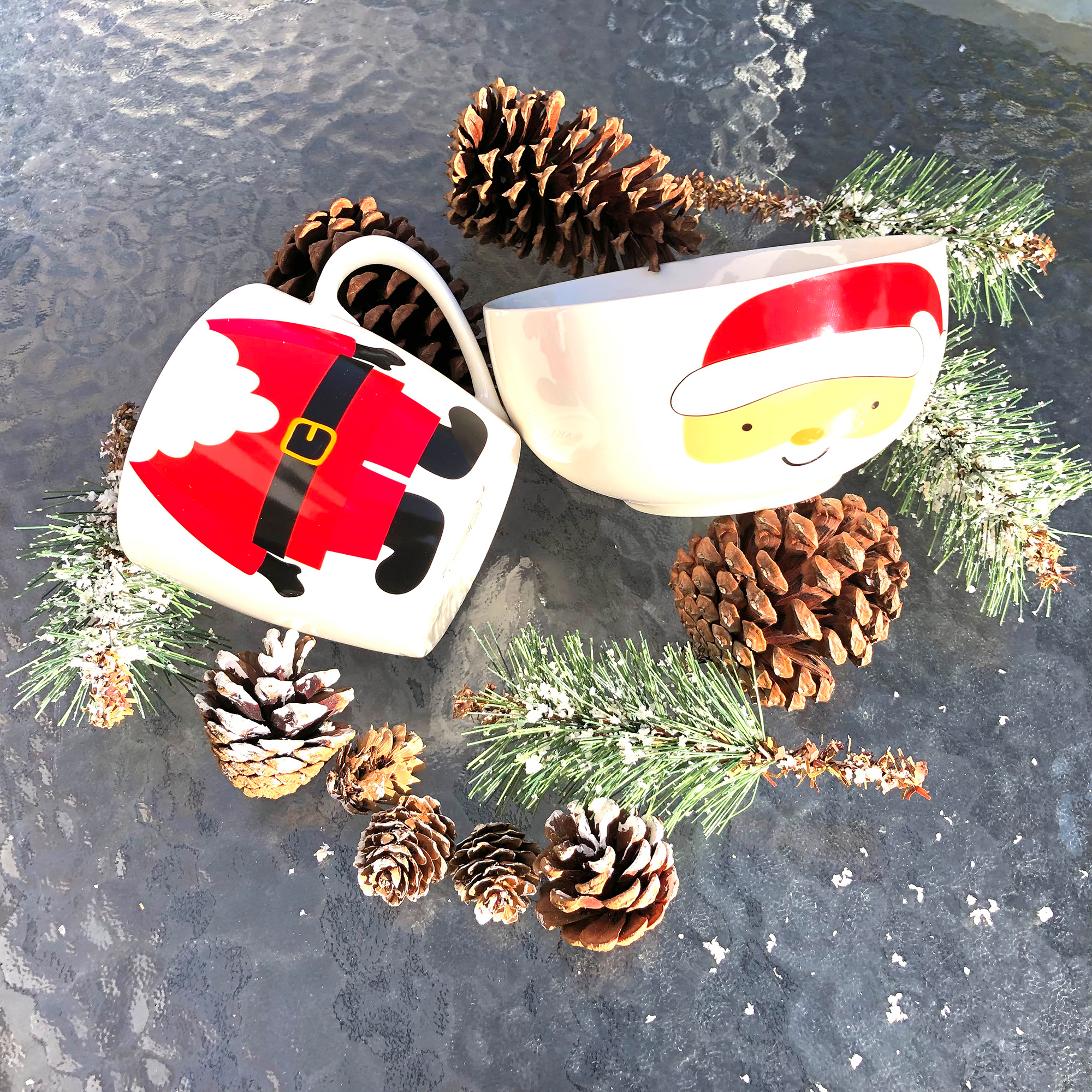 2-tlg. Set Weihnachtsgeschirr  - Becher und Schale aus Porzellan in weihnachtlichem Outfit