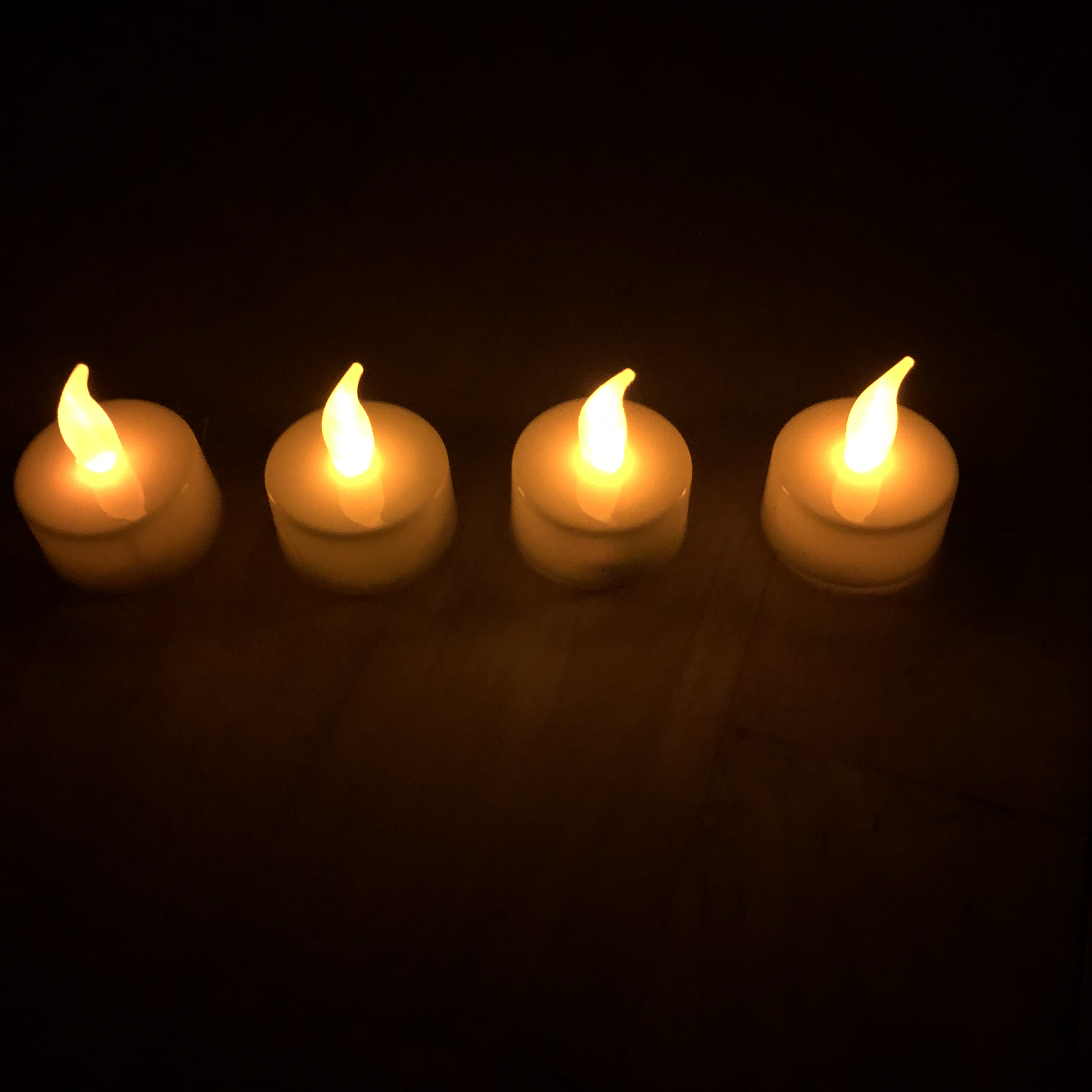 10er LED Teelichter - Flammenlose flackernde Kerzen - mit Timer und Fernbedienung