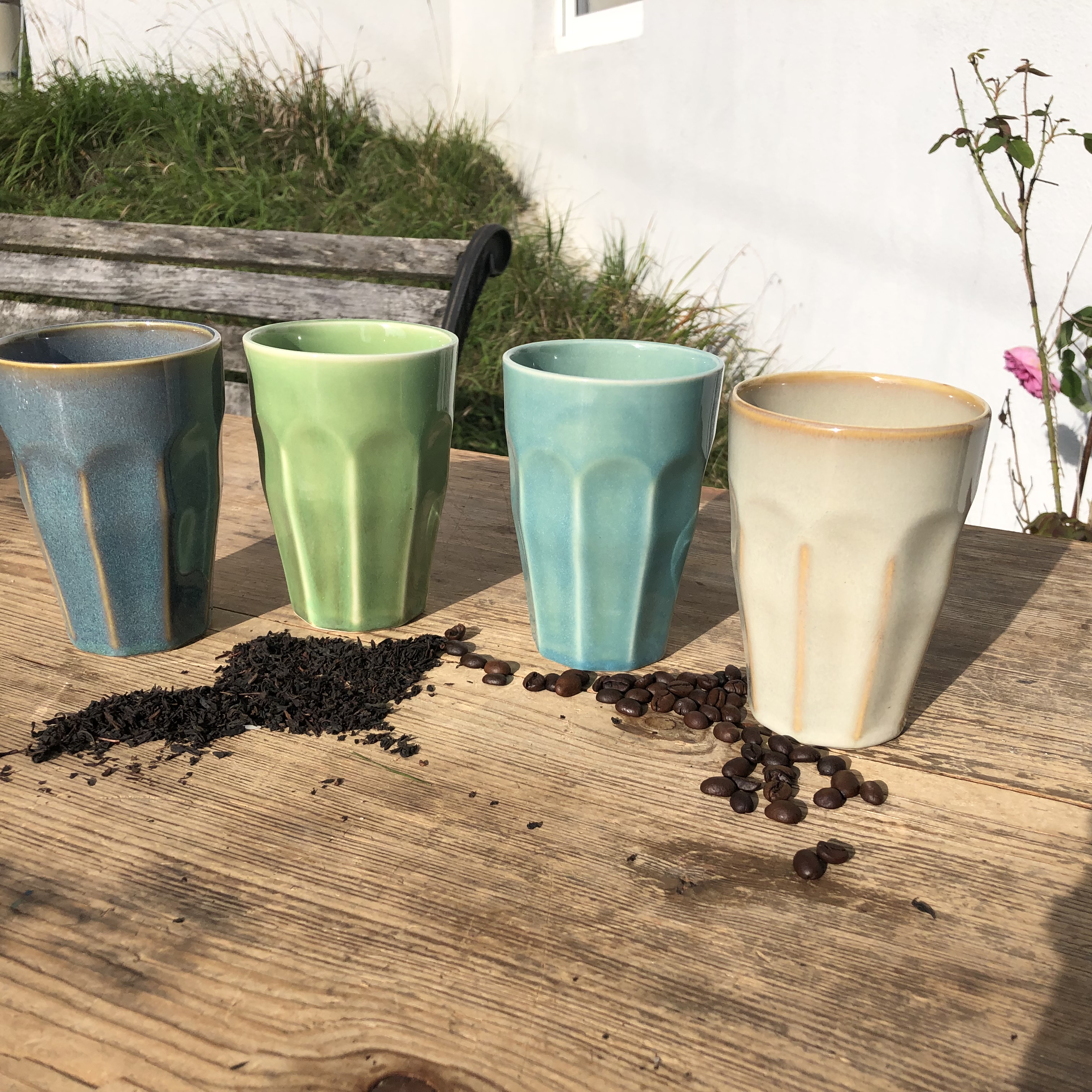 4-tlg. Set Becher aus Porzellan für Espresso - Kaffee und Tee 90ml/250ml/330ml